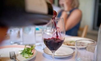 春節(jié)酒局多,倒酒禮儀不可不知道